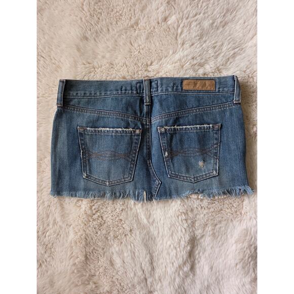 VTG y2k Abercrombie & Fitch Distressed Frayed Denim Mini skirt size 2 - Picture 2 of 10